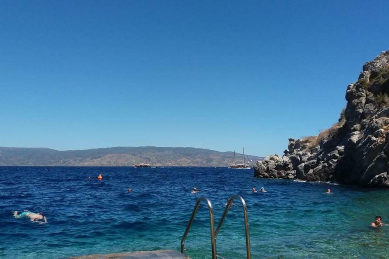 Pine Trees And Sea View Houses In Hydra - Daphne, Chloe, Myrto, Eleni Exteriör bild